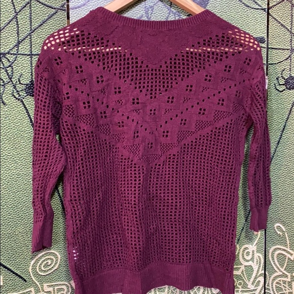 American Eagle Loose weave wine colored sweater - Picture 4 of 4
